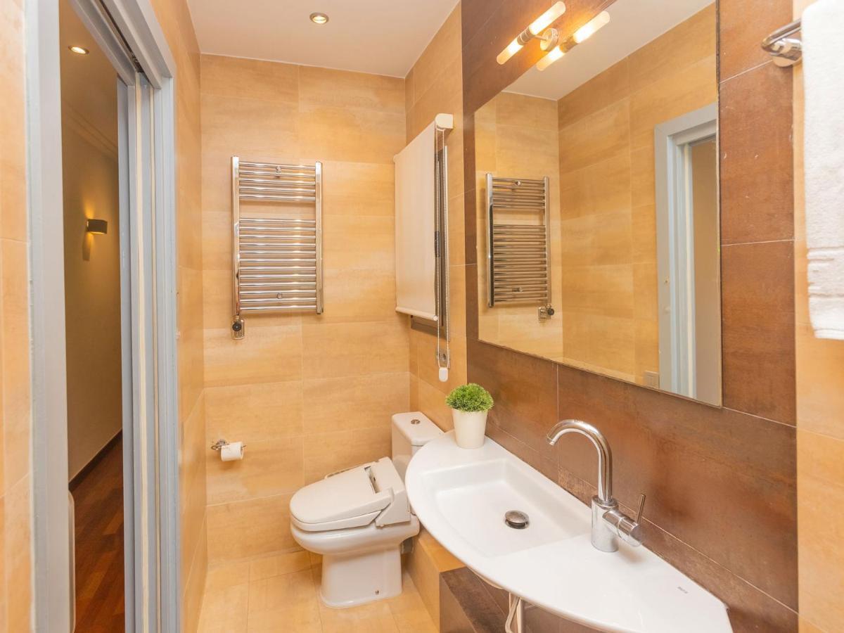 Apartment Centro- Passeig De Gracia - Casa Batllo By Interhome Barcelona Luaran gambar